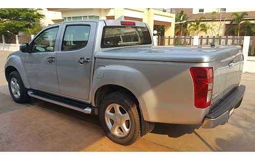 Side view of nissan Almera